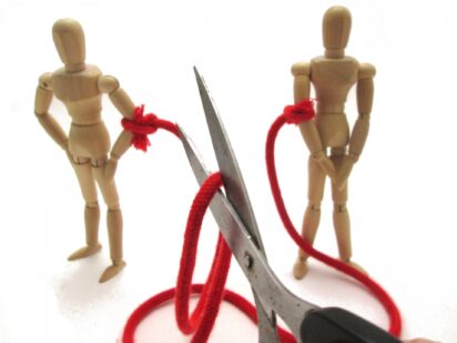 亡父・亡母との関係を断ち切るには？相続放棄の手続きについて分かり易く解説